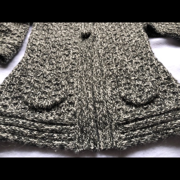 Fenn Wright Manson Gray and White Cardigan Sweater - Picture 5 of 7